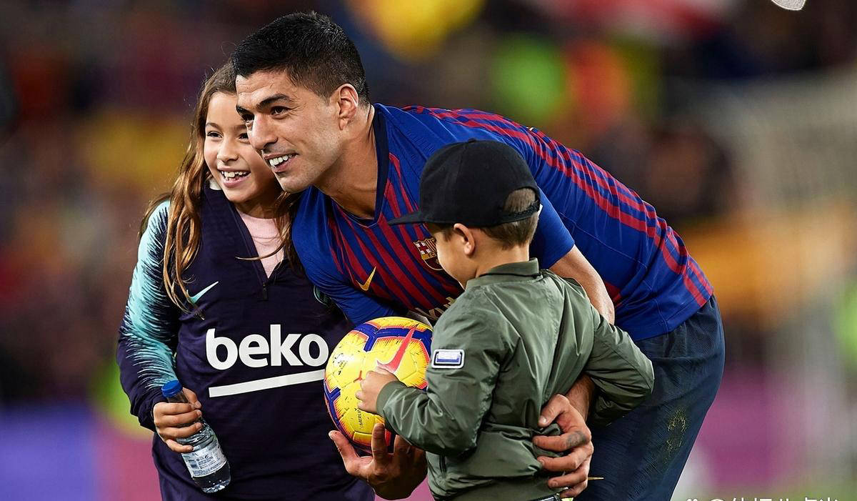 莱万多夫斯基巅峰对决，科维托娃与70激战美国队分钟，关键助攻胜负难料！的简单介绍