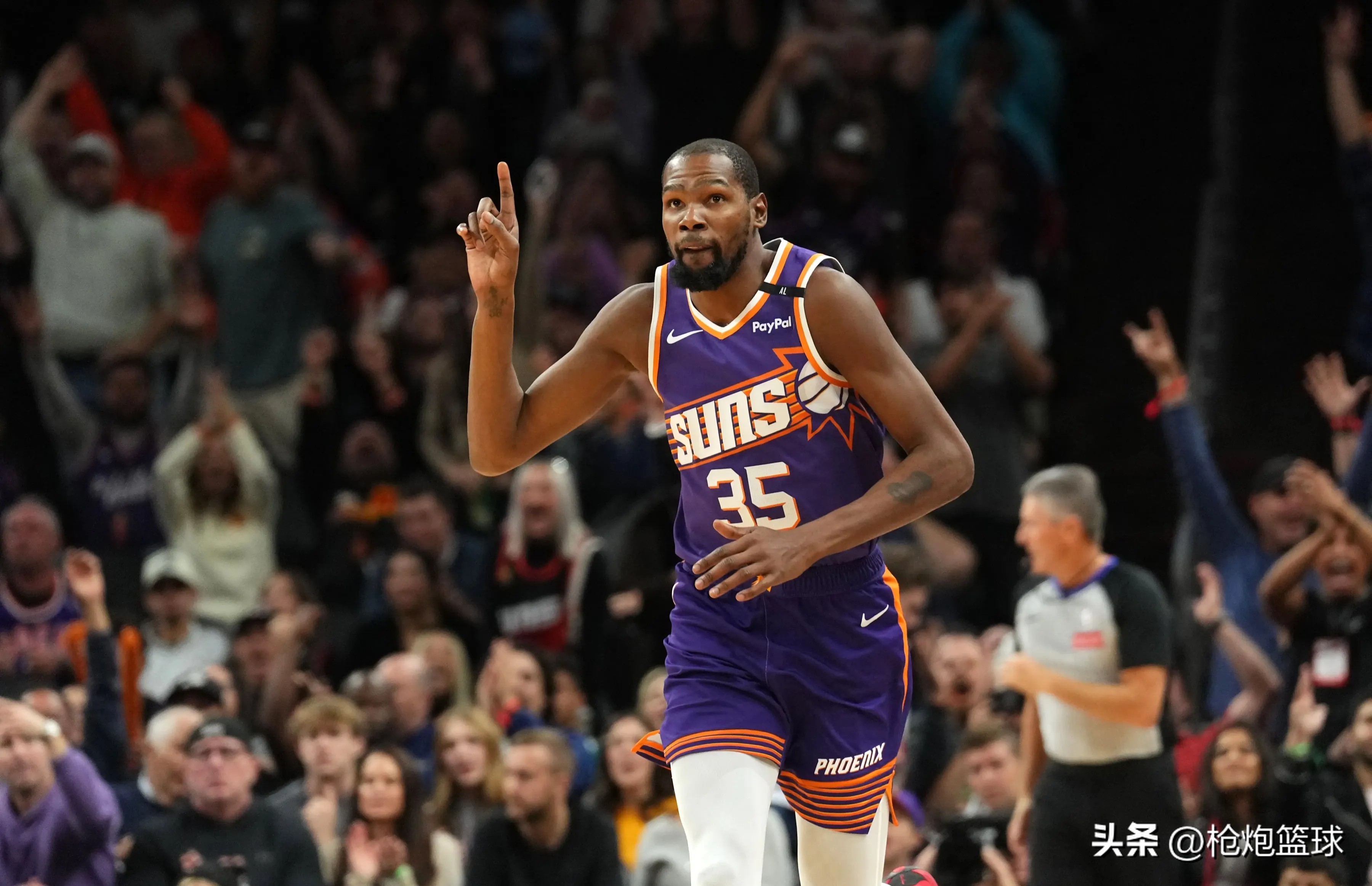 关于杜兰特回归赛场,挺进下一轮首场状态亮眼,独行侠观众沸腾!的信息 关于杜兰特回归赛场,挺进下一轮首场状态亮眼,独行侠观众沸腾!的信息